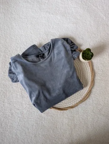 🤍 Pull Kiabi gris bleu à volants - M
