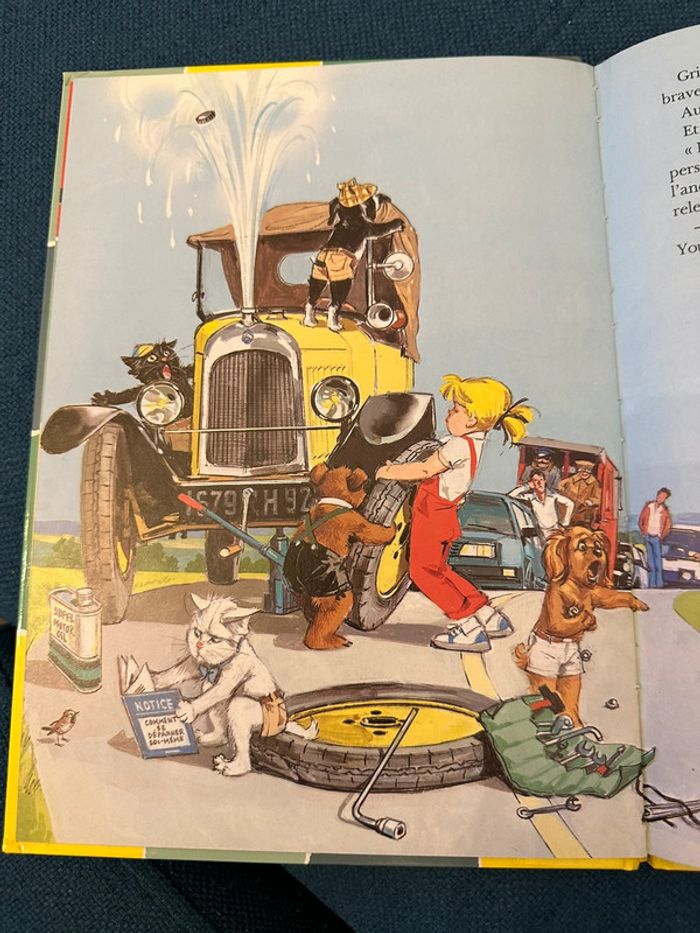 Livre Caroline et son automobile voiture Hachette Jeunesse bords couleurs multicolore Pierre Probst - photo numéro 3