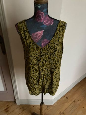 Joli débardeur, taille 44