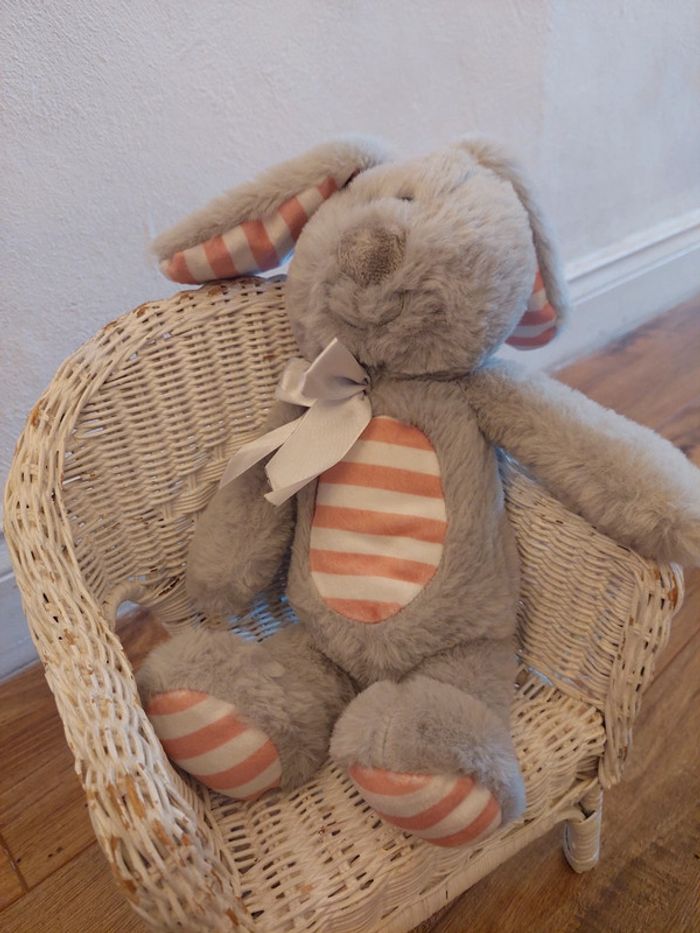 Peluche lapin gris rayé rose Auchan - photo numéro 4