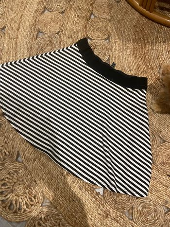 Jupe rayer taille m stradivarius