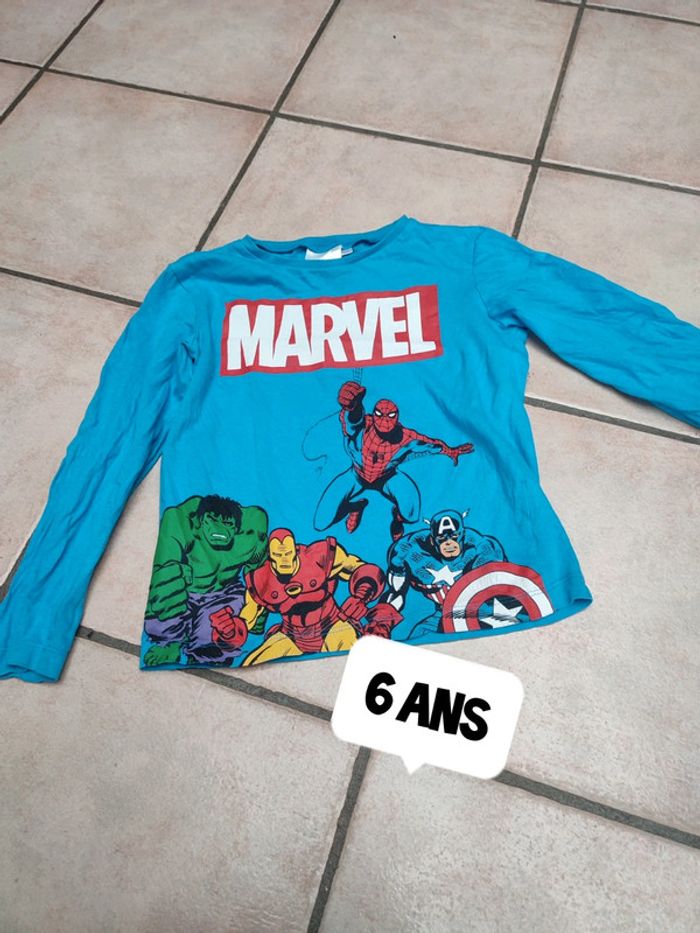 Tshirt Marvel bleu