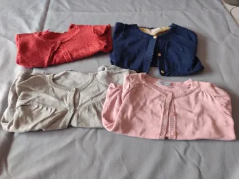 Lot gilets fins 23/24 mois
