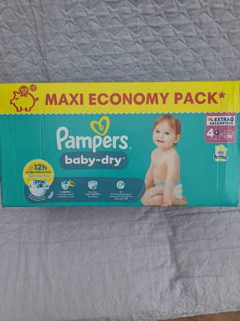 98 pampers baby-dry taille 4+ pour bébé de 10 à 15 kg
