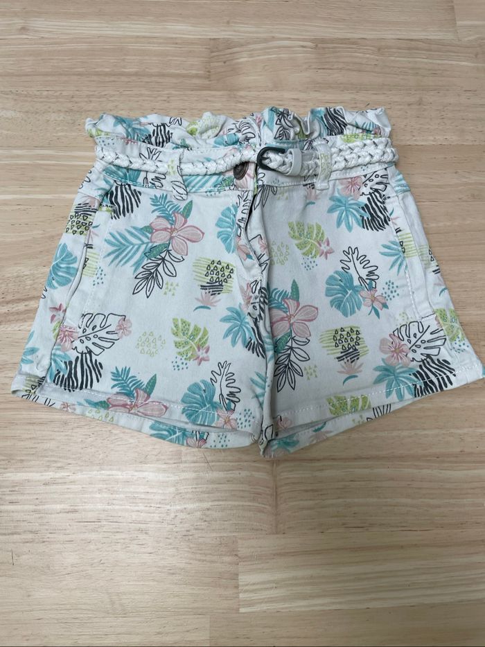Short en jean taille 5 ans