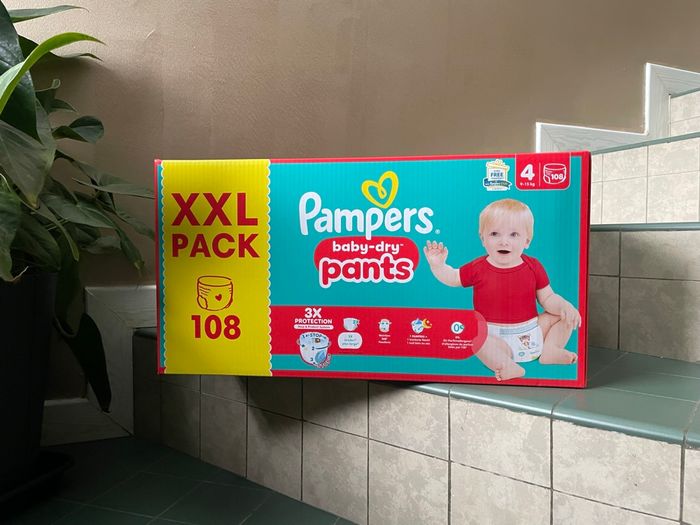 Carton couches culottes Pampers xxl t4