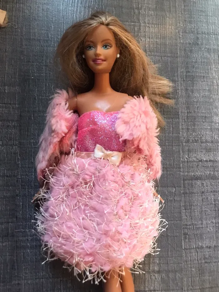 Barbie plus vêtements - photo numéro 5