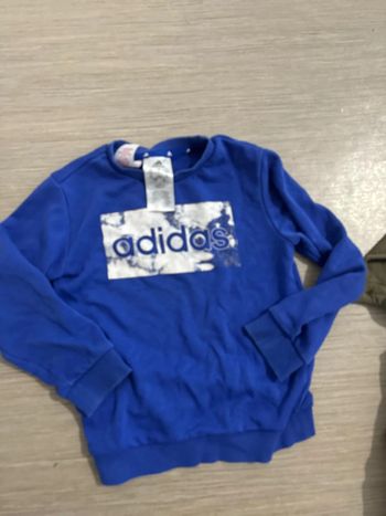 Pull adidas  bleu très bon état