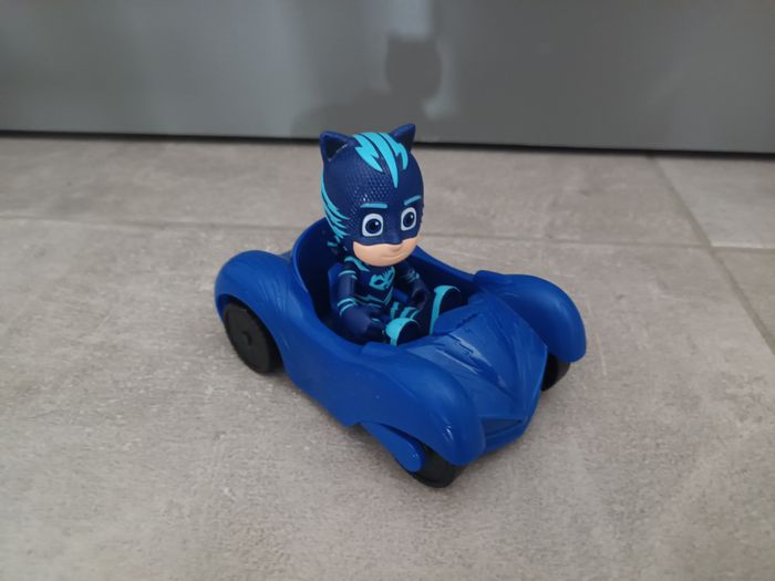 Figurine Yoyo avec son véhicule Pyjamasques - photo numéro 3