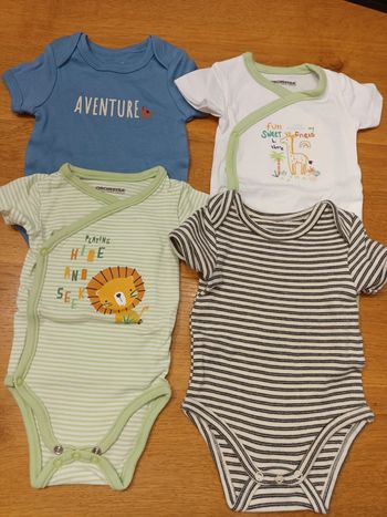 Lot de 4 bodies 3 mois