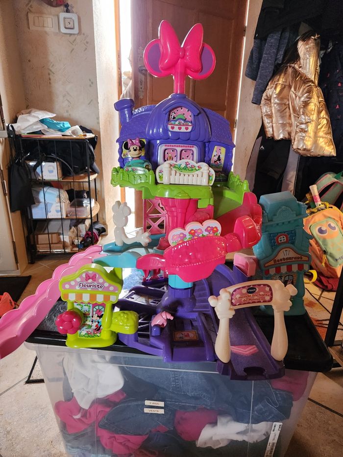 Le monde enchanté de minnie tut tut bolide