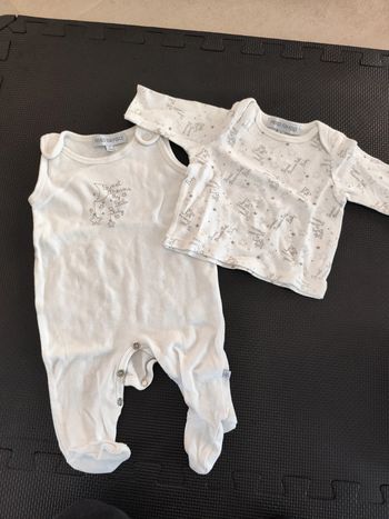 Ensemble salopette et tee-shirt