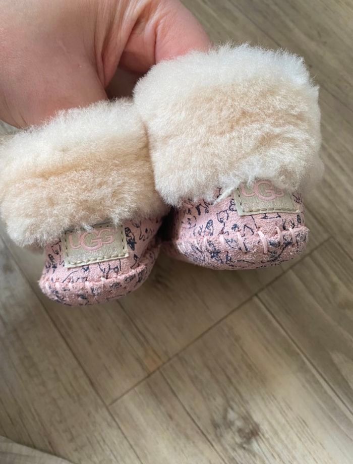 Chaussons ugg fourrée rose taille 16 - photo numéro 5