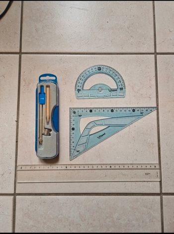 Lot de 4 accessoires de géométrie compas, règle, équerre et rapporteur maped