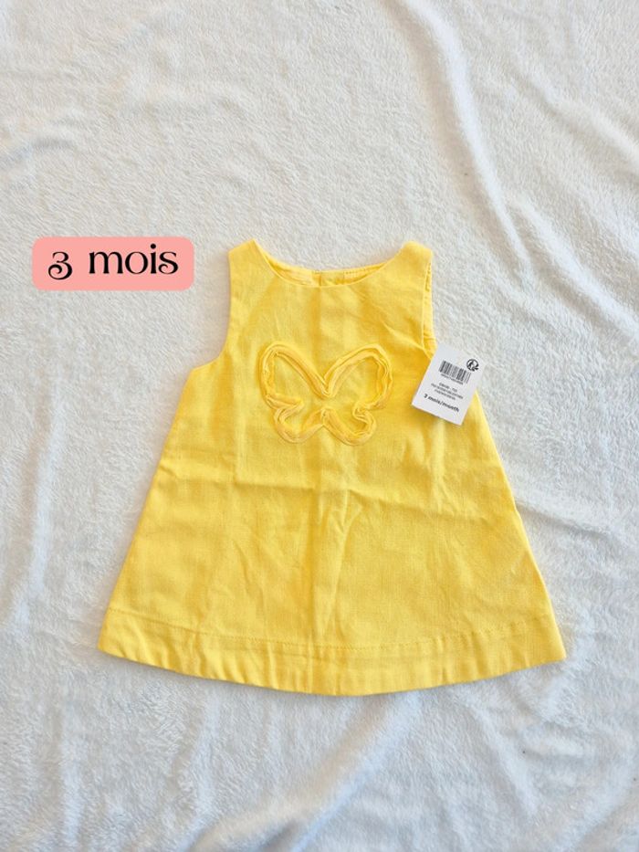 Robe obaibi 3 mois papillon neuve