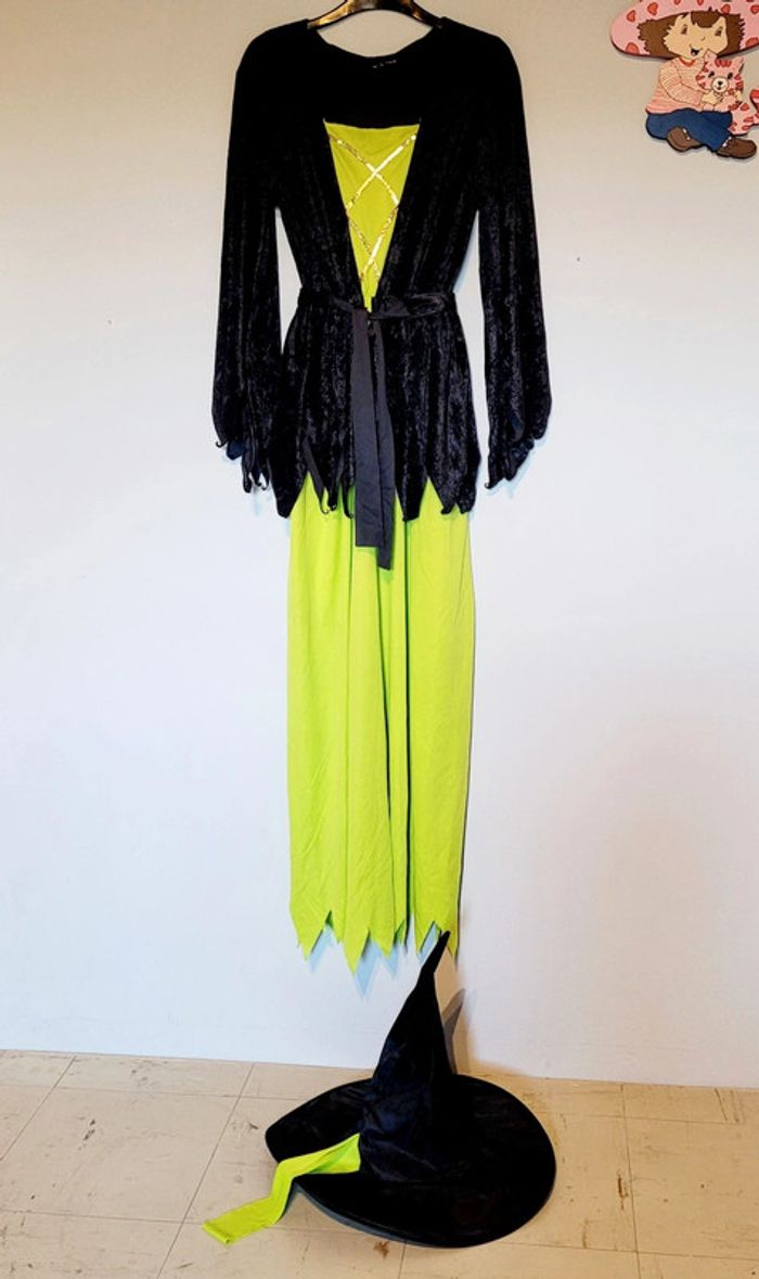 Déguisement robe et chapeau - photo numéro 2