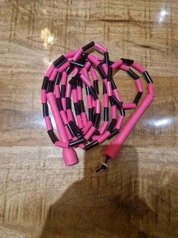 Corde a sauter 120 g neuve réglable