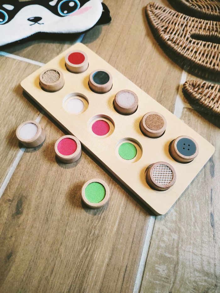 👋 Memo tactile/Jeu de textures en bois couleurs et matières différentes - photo numéro 2