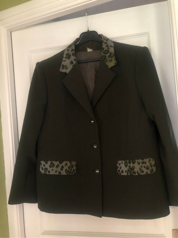 Ensemble tailleur - photo numéro 3