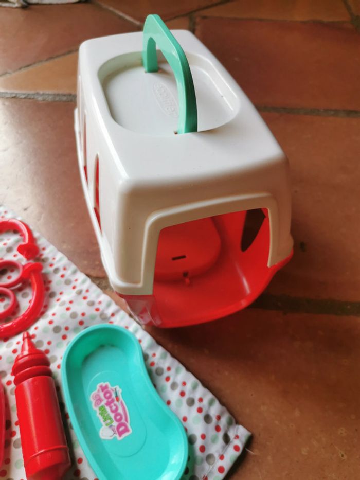 Jouet kit vétérinaire et niche chien Ecoiffier - photo numéro 2