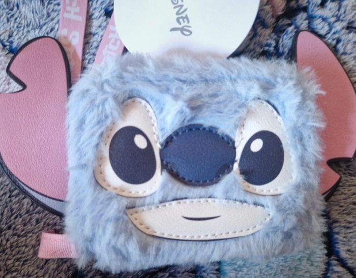 Petit porte monnaie Stitch peluche