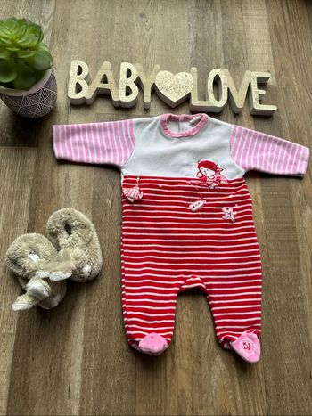 - Pyjama    - Naissance  - Très bon état