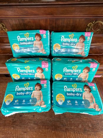 Couche taille 4 Pampers Baby Dey : 270 Couches (6*45)