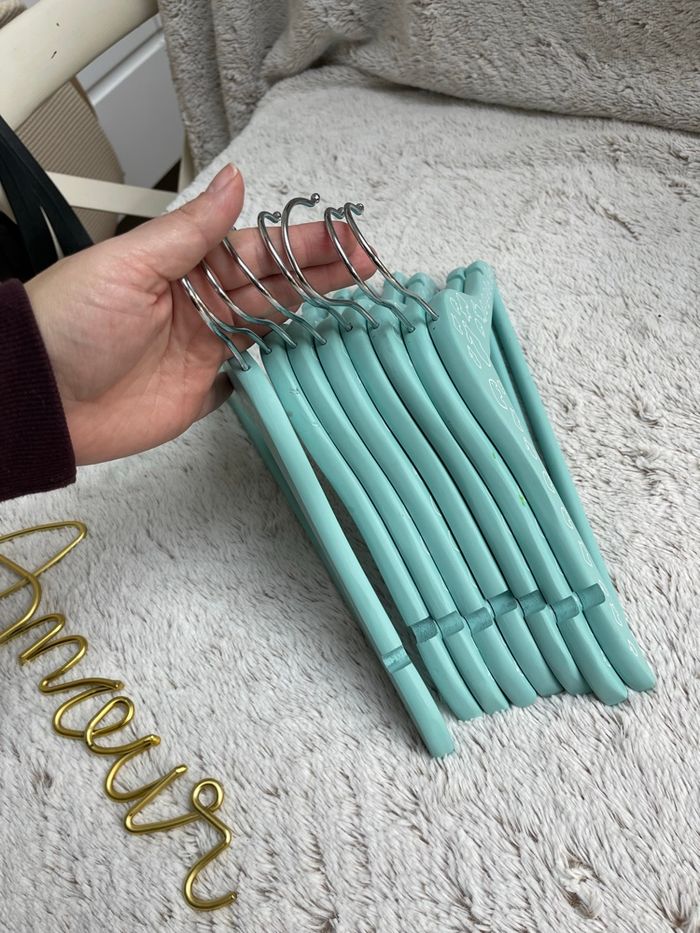 Lot de 8 cintres en bois bebe - Turquoise - photo numéro 8
