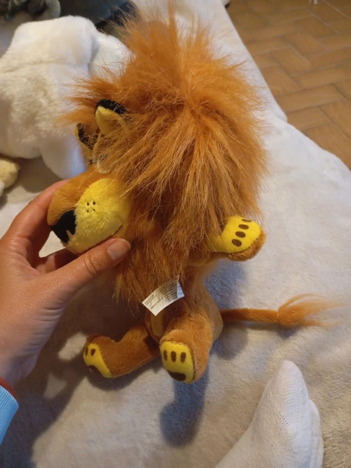 Peluche lion Madagascar - photo numéro 4