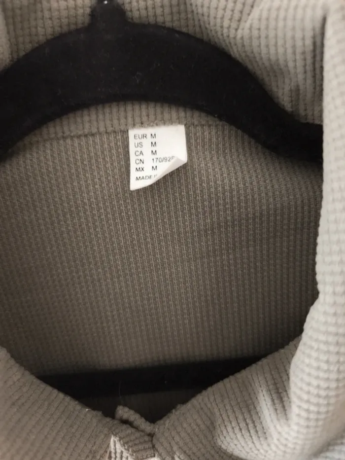 Sur chemise - photo numéro 3