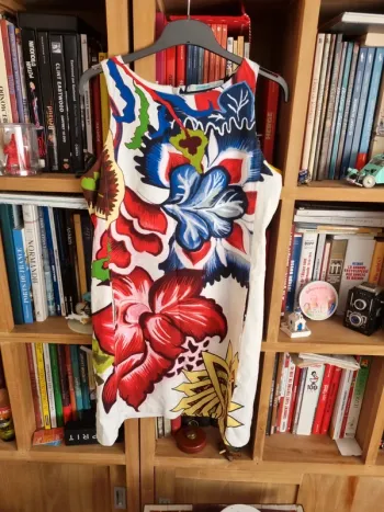 Joli robe Desigual coloré taille 42