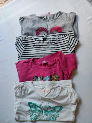 Lot de 4 y shirt Manches longues 8 ans