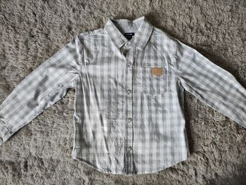  Chemise taille 4 ans 
