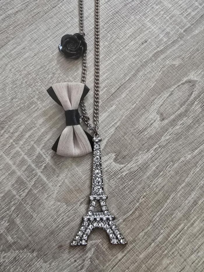 Collier tour eiffel strass+ nœud et  rose - photo numéro 2