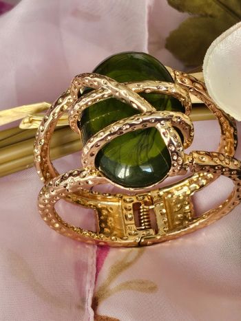 Gros bracelet manchette ajustable sa pierre peridot en acier inoxydable