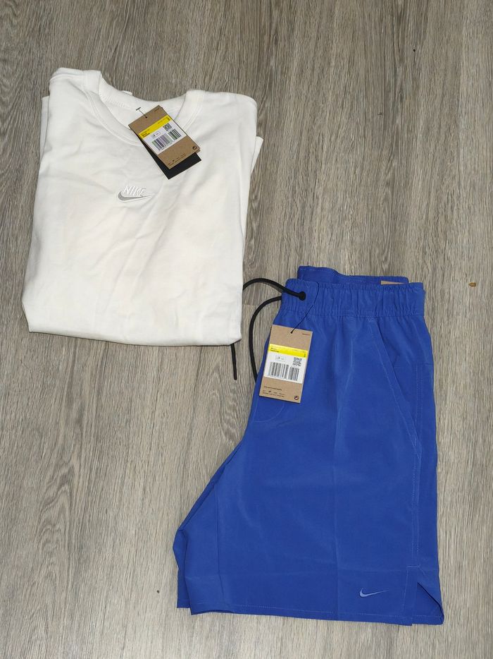 Emsemble short t-shirt Nike neuf taille s et authentique - photo numéro 2