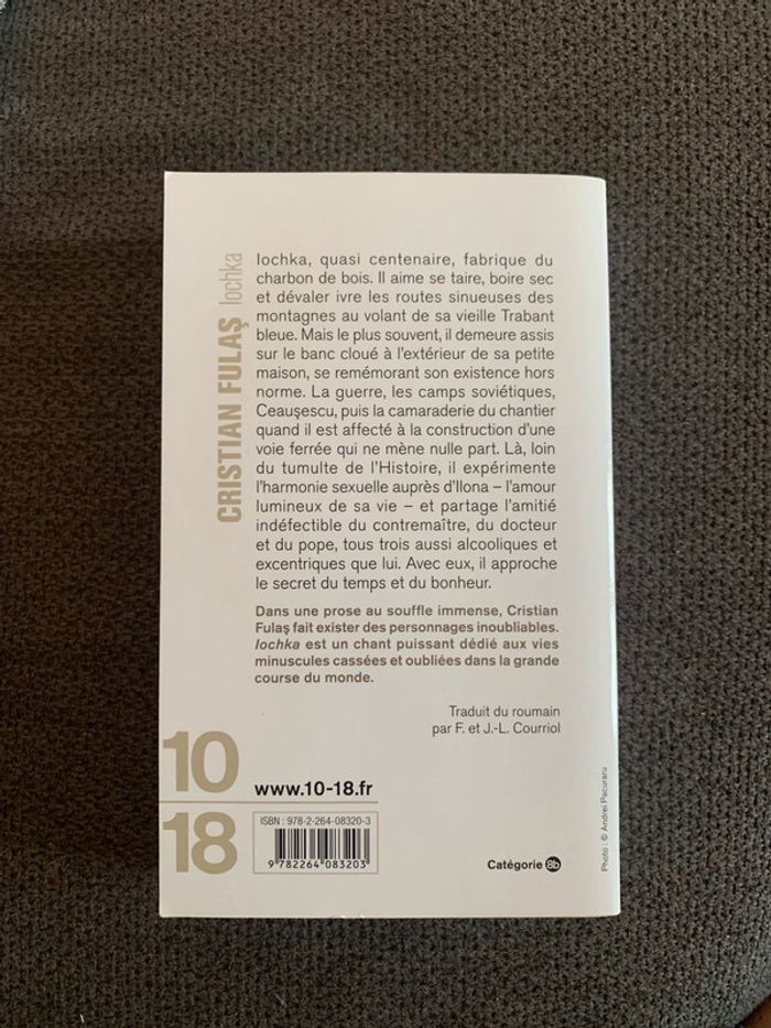Livre Iochka  Cristian Fulas - photo numéro 2