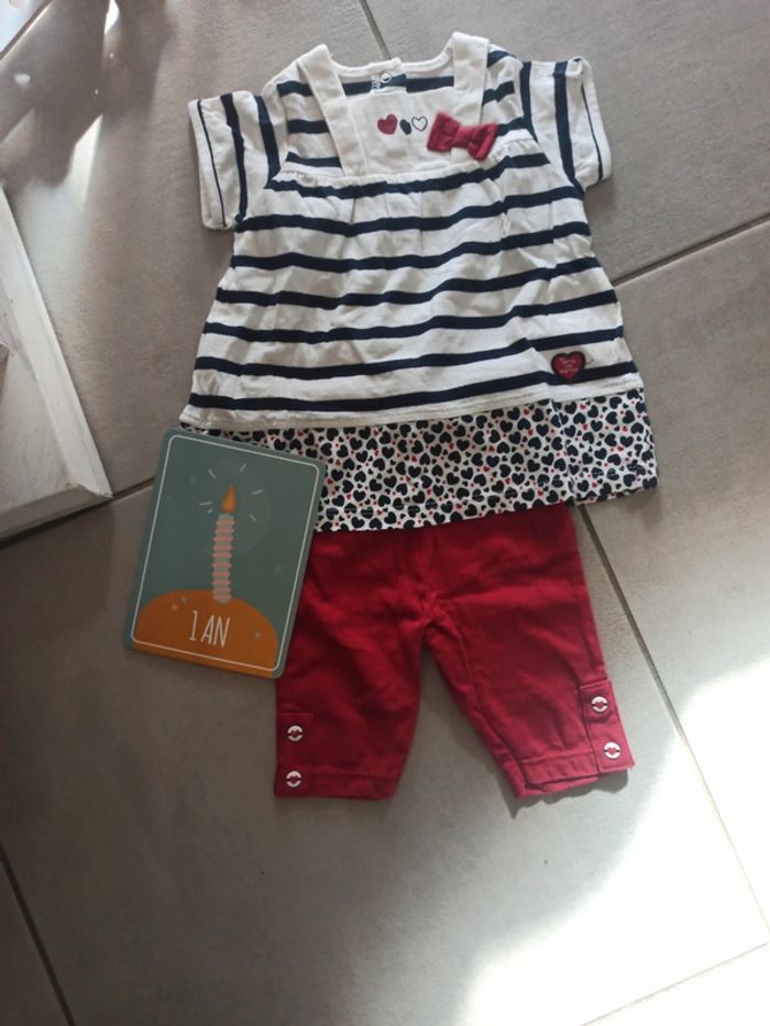 Ensemble t shirt leggings