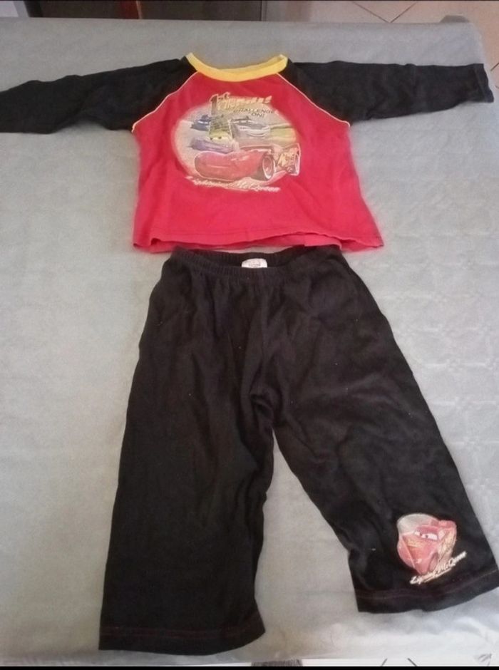 Pyjama Cars taille 1-2 ans en bon état