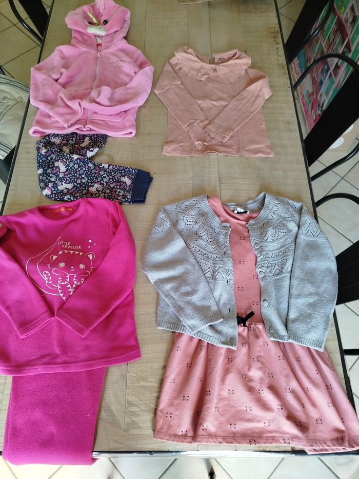 Lot vêtements fille 8 ans