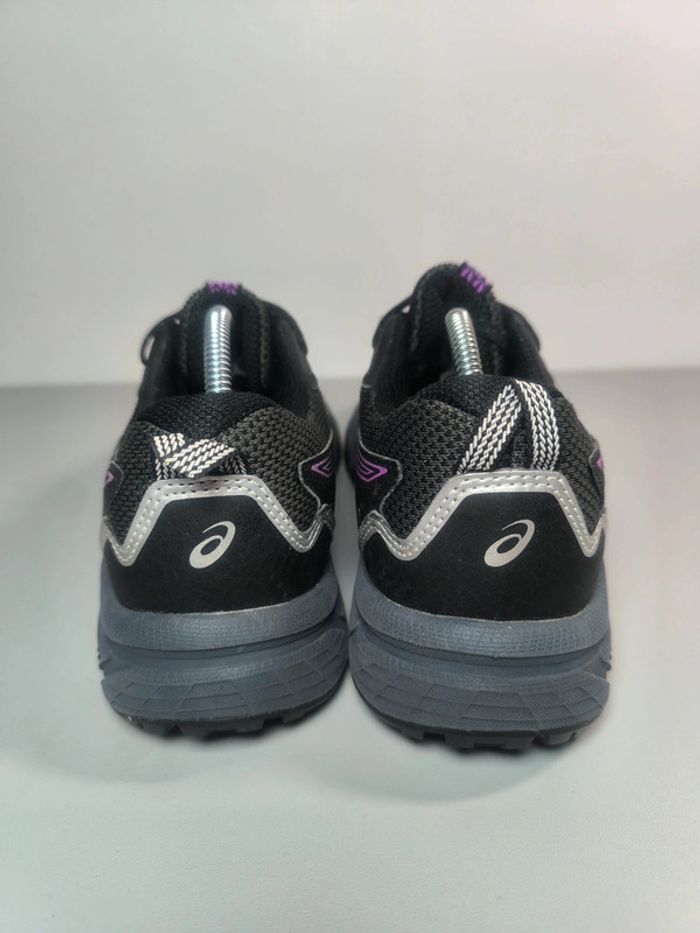 Baskets trail Asics gel venture 8 noir violette pointure 40 neuves sans boîte très bon état - photo numéro 5