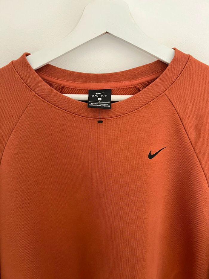 Sweat Nike L neuf - photo numéro 3