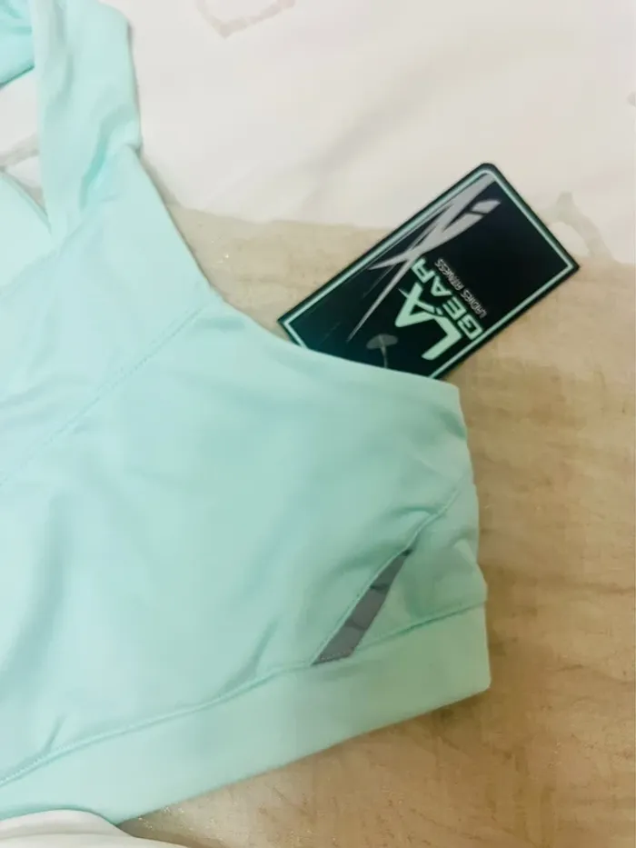Lot brassières de sport LA Gear neuves - photo numéro 3