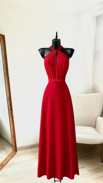 Robe longue rouge dos nu positions multiples pour soirées