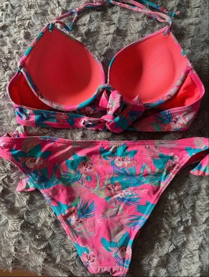 Maillot de bain 2 pièces - photo numéro 2