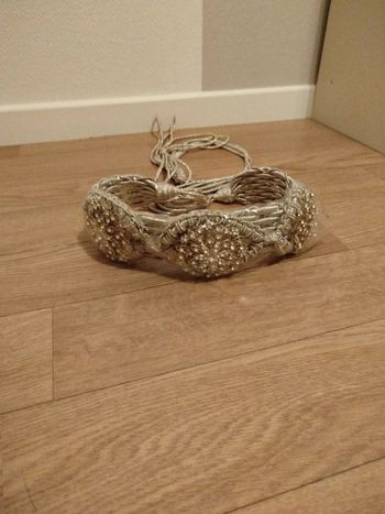 Ceinture  argenté neuf sous plastique 52 cm  a  2m15 de tour de  taille