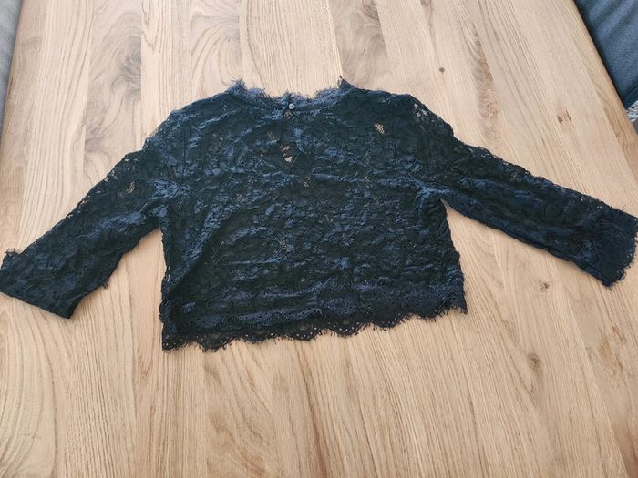 Top crop top Tee-shirt court Jennyfer noir taille 38 M en excellent état dentelle - photo numéro 2