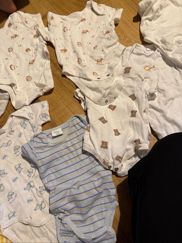 Lot de 10 bodies manches courtes bébé 3 mois - photo numéro 4