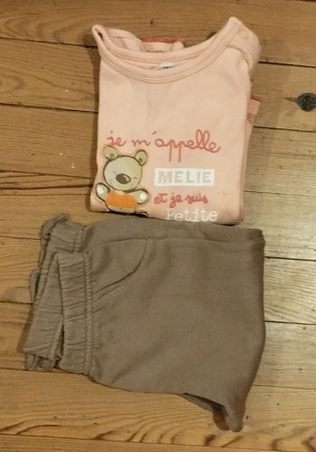 Ensemble t-shirt pantalon 18 mois