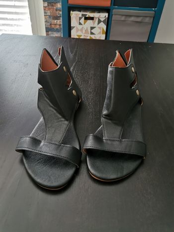 Sandales d'été T41 neuves